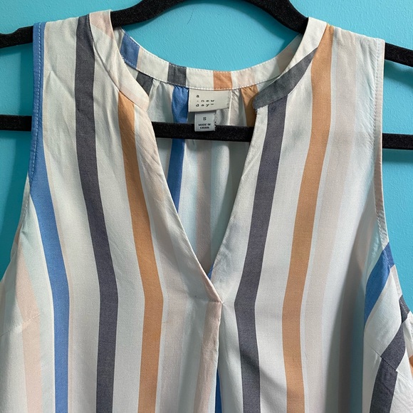 Sleeveless Dress Blouse - Picture 4 of 4